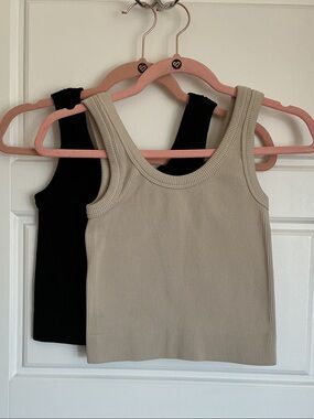 Zenana Ribbed Stretchy Fitted Scoop Tanks - Black & Beige